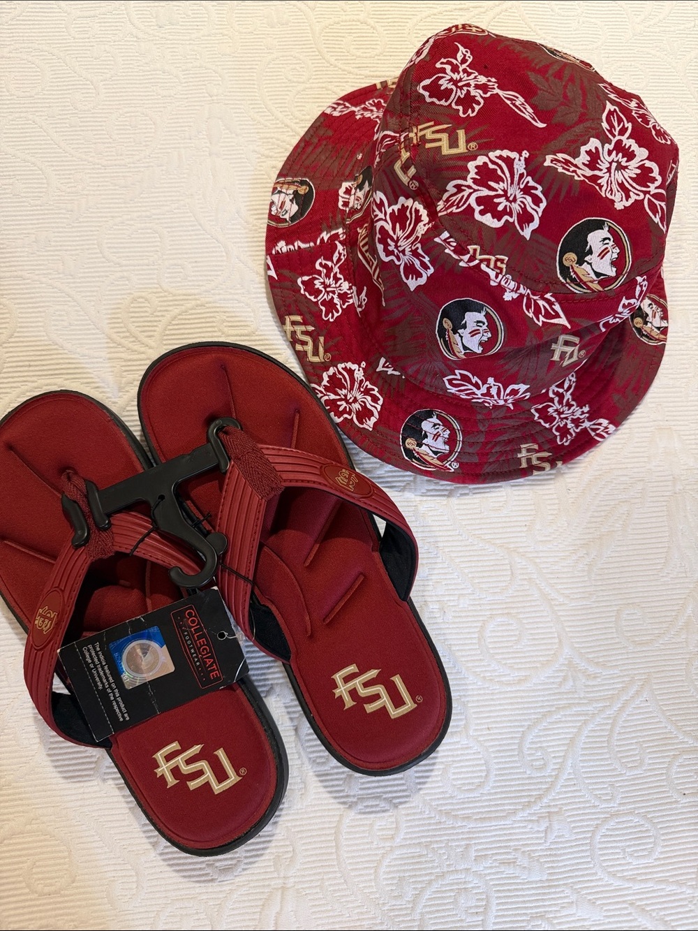 reyn spooner Garnet FSU Floral Bucket Hat S/M and FSU Flip Flops M 7-8 Bundle